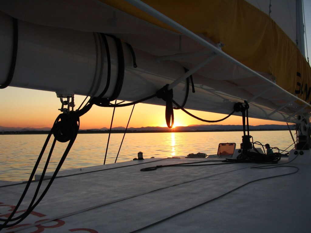detail-voile-catamaran-navivoile-navigation-vent
