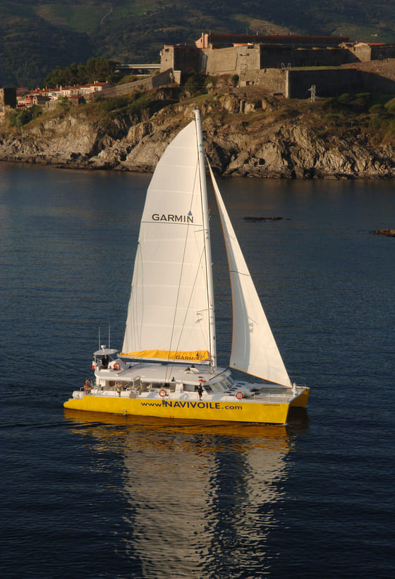 Passez une journée originale sur la Côte Vermeille et découvrez Collioure autrement grâce à une excursion en Catamaran
